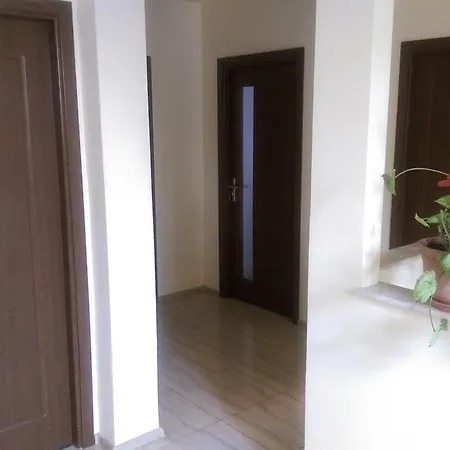 Casa Verde アパート ナボダリ